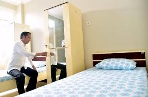  Presiden Jokowi Meninjau Langsung Ruangan Rusun STKIP PGRI