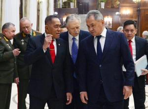 Menhan RI Ryamizard Ryacudu Melakukan Bilateral Meeting dengan  Rusia