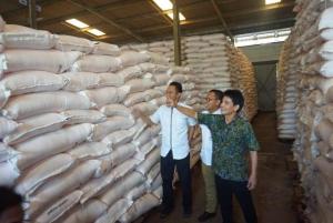 Stok Pupuk Subsidi Nasional di Jawa Barat Aman