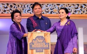 Para Perajin dan Pengusaha Tenun dan Batik Diminta Terus Berinovasi