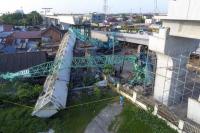 Crane Proyel Tol Layang BORR Patah