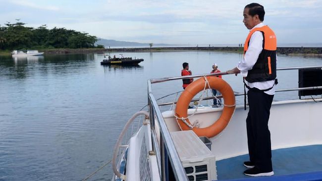 Hari Ini, Jokowi Bersama Ibu Negara Tinjau Kilang Petrokimia di Tuban