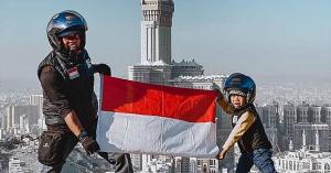 Rahasia Cinta ke Mekkah Pakai Motor Selama Delapan Bulan