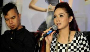 Duh, Mulan Jameela Ternyata Sempat Minta Pisah saat Dhani Dipenjara
