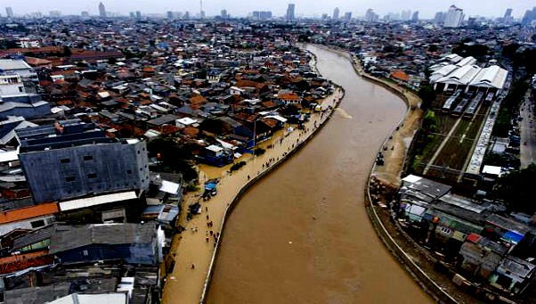 Ini Penyebab Proyek Normalisasi Kali Ciliwung Mandek