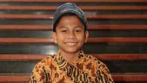 Bikin Bangga! Begini Kisah Bocah SD dan Penemuan Pembangkit Listrik dari Buah Kedongdong