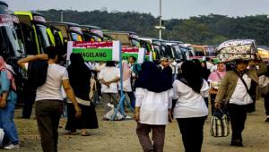 Jokowi Resmi Umumkan Larangan Mudik, Kendaraan Logistik Tetap Beroperasi