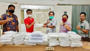 Firman Jaya Daeli Beri Sumbangan APD untuk RSUD Nias di Gunungsitoli, Kepni