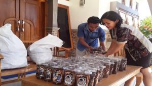 Aksi Simpati Komunitas Petani Kopi Pai`t Colol Peduli Dampak Covid-19