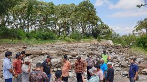 Jalan Penghubung Kabanjahe dan Kuta Buluh Terputus Pascabanjir Lahar Hujan Sinabung