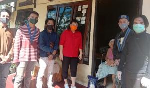 Tingkatkan Solidaritas, GMKI Tarakan dan PWKI Kaltara Bagikan Sembako