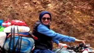Menyapa Warga Lewati Medan Berat, Aksi Bupati Cantik Ini Viral