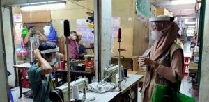 Sebanyak 27 Brand Lokal Bagikan Masker dan Hand Sanitizer