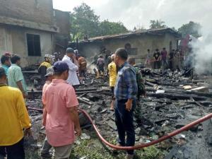 Tujuh Rumah Terbakar di Jorong Tiga Batur Nagari Parambahan
