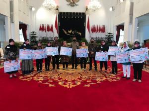Dirut PNM dan Perwakilan Nasabah MekaaR Hadiri Peluncuran Program Banpres Produktif di Istana Negara