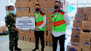PT JIEP Salurkan 2000 Kardus Air Minum dalam Kemasan untuk Tenaga Medis