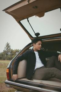 Love & Imagination, debut EP dari Adikara Fardy