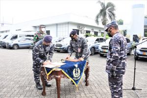 Tingkatkan Kinerja Kotama, Mabes TNI AL Serahkan Kendaraan Dinas