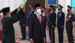 Presiden Jokowi Lantik Mayor Jenderal TNI Suharyanto Menjadi Kepala BNPB