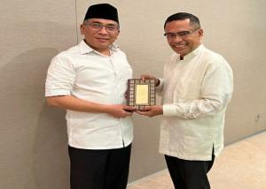 Bersama Ketum PBNU, Sinar Mas Wakafkan Ribuan Alquran