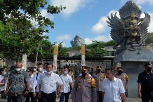 Sambut KTT G20, Menko Luhut Tinjau Persiapan Kawasan Mangrove Tahura dan Garuda Wisnu Kencana