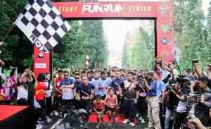 Flag Off KADIN Fun Run, Kang Emil Ajak Doakan Korban Tragedi di Kanjuruhan Malang