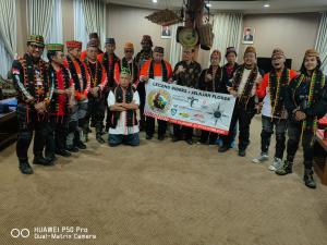 Legend Riders disambut Pemda Manggarai dengan Upacara Adat Manggarai