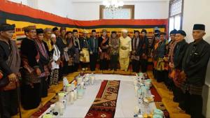 dr Admar Anwar dilewakan Jadi Datuk Tan Panghulu dari Suku Piliang Nagari Pagaruyung