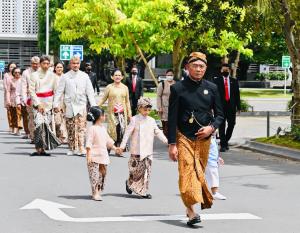 Jalani Akad Nikah, Kaesang-Erina Sah Jadi Suami Istri