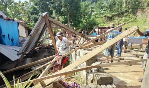 Sebanyak 23 Rumah Warga Mamuju Rusak Diterjang Angin Kencang