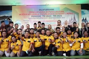 Bupati Tanah Datar Eka Putra Kukuhkan Jhon Firson Sebagai Ketua IKPAS