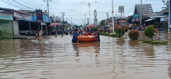 Sungai Rokan Kanan Meluap, BPBD Evakuasi Warga Rokan Hulu