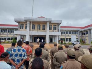 PJ Bupati Maybrat Tekankan Perlunya Peningkatan Kedisiplinan Melaksanakan Kewajiban