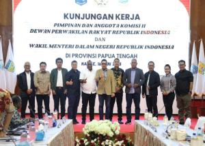 Kunjungi Provinsi Papua Tengah, Wamendagri John Wempi Wetipo Dorong Pemerintah Petakan Program Prioritas