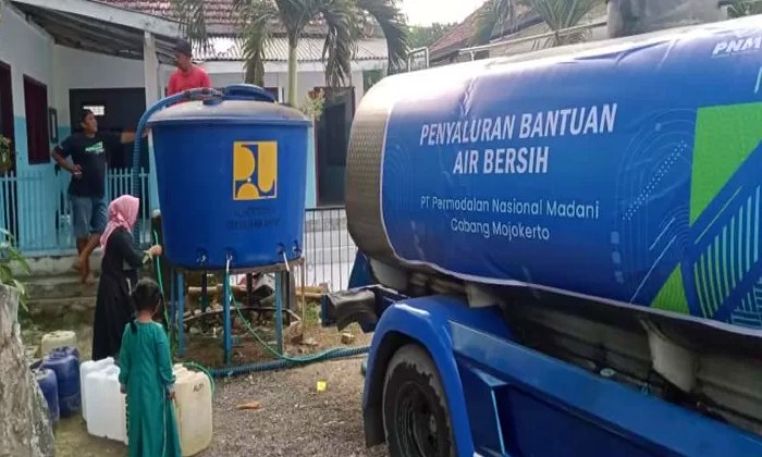 Top! PNM Mojokerto Sigap Berikan Bantuan Air Bersih Bagi Warga Yang ...