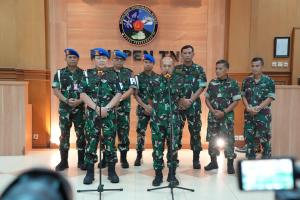 Kapuspen TNI: Pencopotan Banner Foto Capres Ganjar Pranowo di Lahan TNI Sesuai Prosedur Demi Jaga Netralitas