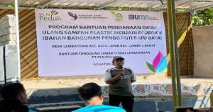 Program TJSL PLN UIP Nusra Serahkan Bantuan Pendanaan Ecobrick untuk Desa Lembahsari