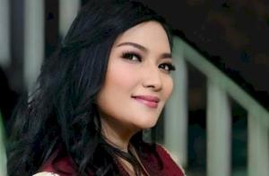 Hits Manis 90an dari Fryda Lucyana "Sgala Rasa Cinta" Kini Hadir di Digital Platform