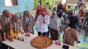 Komitmen Dampingi Nasabah, PNM Gelar Klasterisasi Olahan Keripik Udang di Kukar