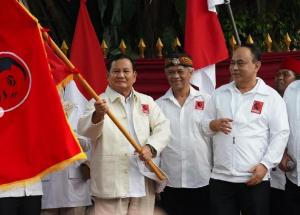 Relawan Yang Tak Ingin Pesta Berakhir