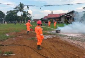 Karyawan PTPN 6 dan Damkar Padamkan Kebakaran Lahan