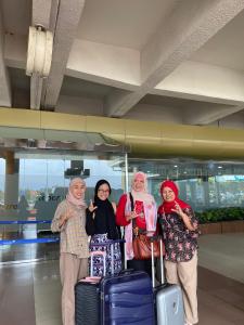 Sastri Bakry dan Vani Talenta Tampil pada Pertemuan Para Penulis dan Pemikir Dunia di India