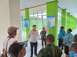 Pj Bupati Maybrat Tinjau Langsung Kondisi Puskesmas Mare Selatan Kabupaten Maybrat