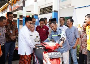 Siap Mengaspal, PLN dan SMKN Mataram Serah Terima 34 Motor Hasil Konversi Program Konversi Gratis KESDM