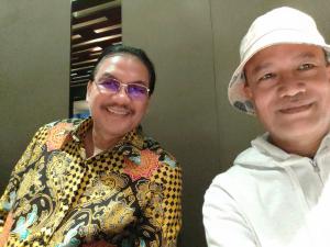 61 Tahun Denny JA, Kembali ke Rumah