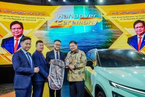 Tingkatkan Daya Saing Industri Otomotif, Menko Airlangga Dorong Produksi Electric Vehicle yang Kompetitif