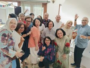 Persahabatan yang Tak Lekang oleh Waktu, Perbedaan Profesi, dan Pilihan Politik