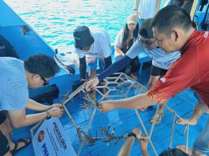 PNM Manado Ajak Nasabah Lestarikan Terumbu Karang