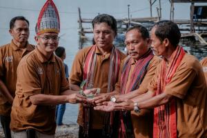 Menparekraf Apresiasi Semangat Gotong Royong di Desa Pulo Sibandang Sumut dalam Kembangkan Wisata