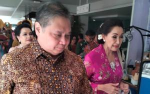 Menko Perekonomian Buka Pameran UMKM Kowani, Sambut Hari Kebaya Nasional